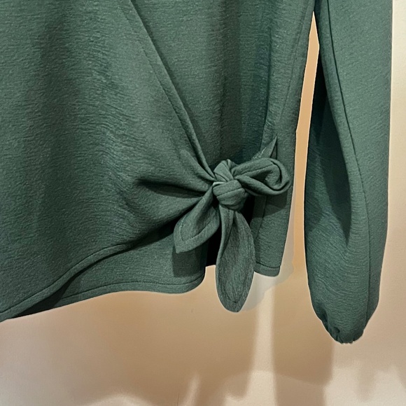 🤍 Madewell Texture & Thread Crepe Wrap Top - Picture 2 of 7